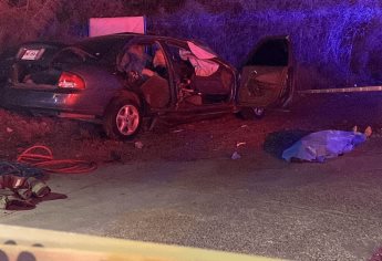 Muere pareja al chocar en La Higuerita