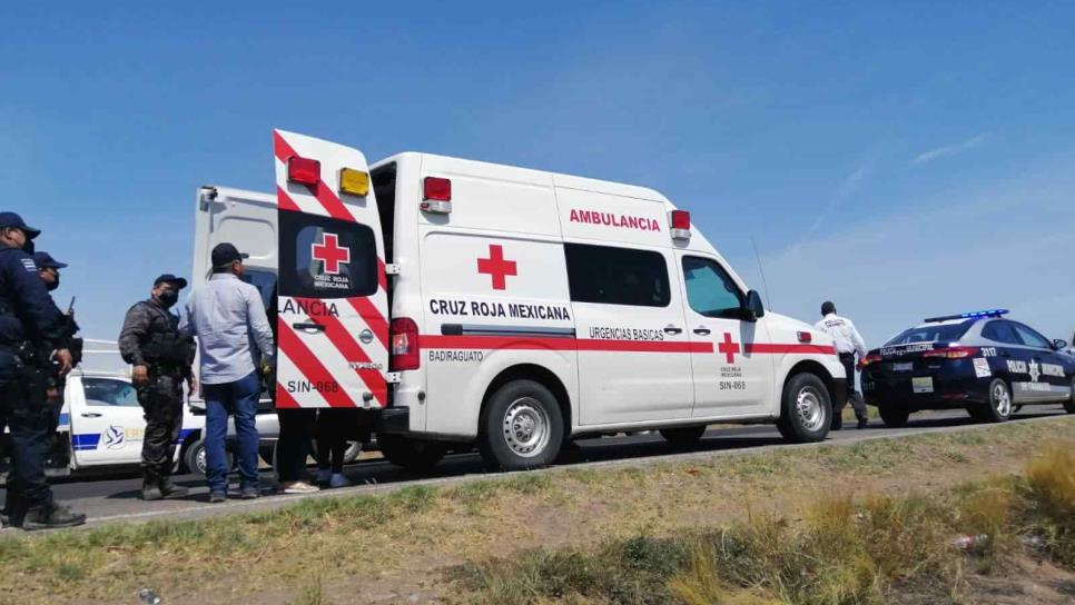 Choca ambulancia de Cruz Roja en carretera a Cosalá
