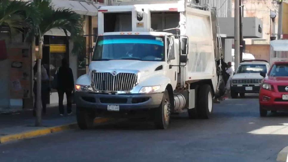 Ayuntamiento de Culiacán entrega 4 nuevos camiones recolectores de basura