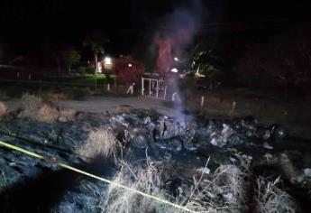 Chofer de tráiler muere calcinado al volcar en la carretera México 15, a la altura de El salado