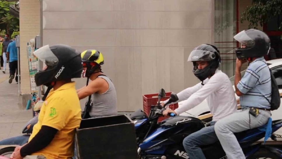 Una obligación que acompañante de motociclista también traiga casco: Julio César Romanillo