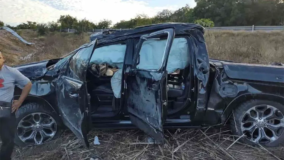 Se accidentan en camioneta del cantante Eduin Caz, vocalista del Grupo Firme
