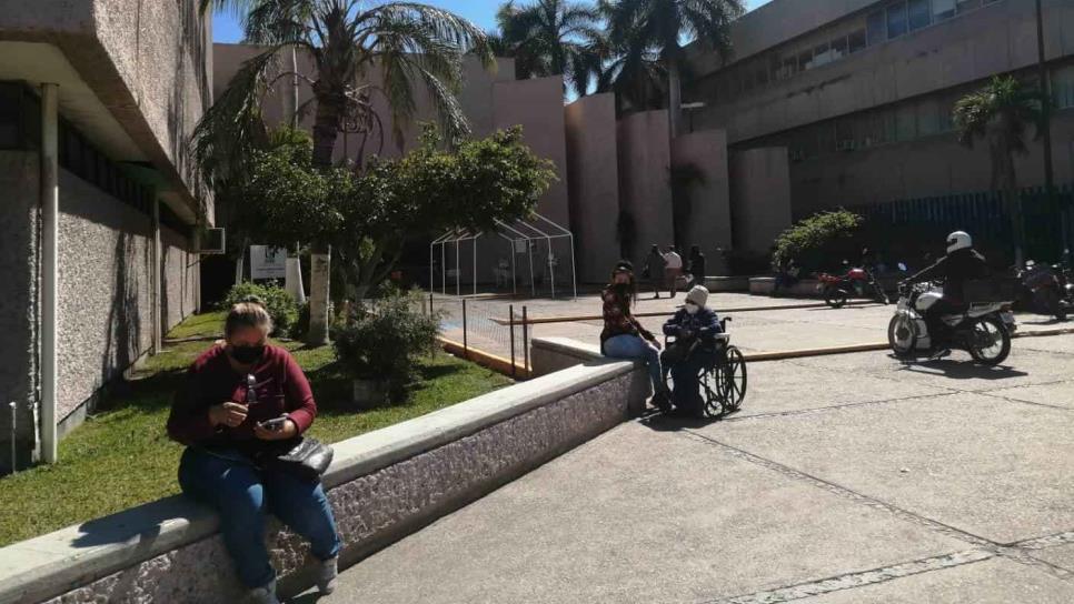 Enfermeros suplentes del IMSS Los Mochis se quejan de falta de bases laborales