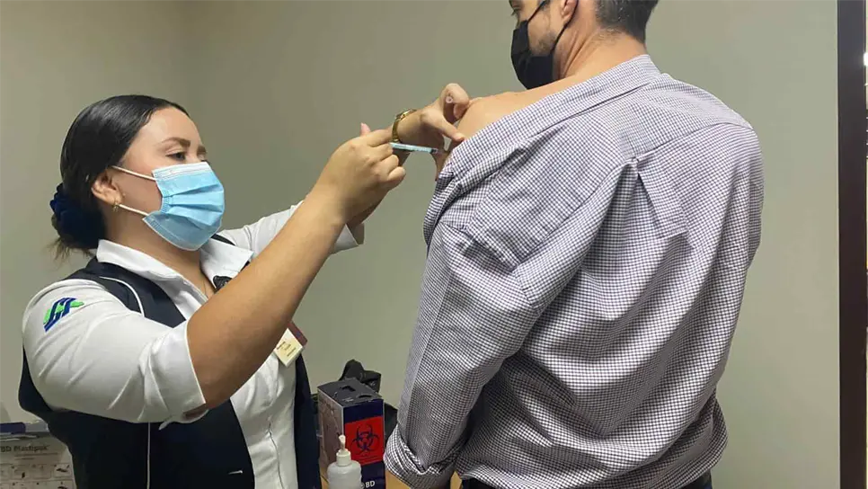 El 7 de febrero inicia la vacunación de refuerzo para personas de 30 a 39 años