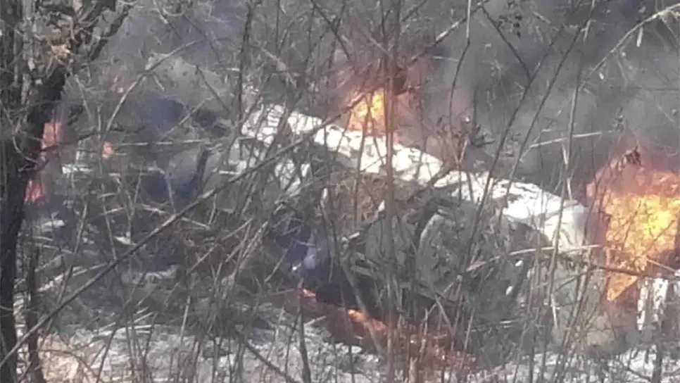 Pipa vuelca y se incendia por la autopista Mazatlán-Durango en Concordia