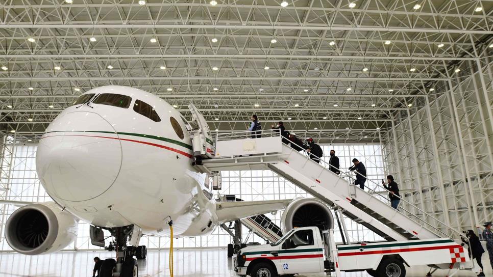 Ordenan revelar información sobre sorteo del avión presidencial de México
