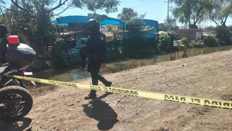 Localizan cadáver flotando en aguas del canal Cañedo, en Bachigualato