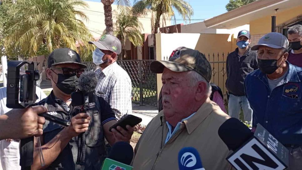 Agricultores se manifiestan en casa de dueño de Multigranos