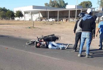 Jóvenes motociclistas terminan lesionados al protagonizar accidentes esta tarde