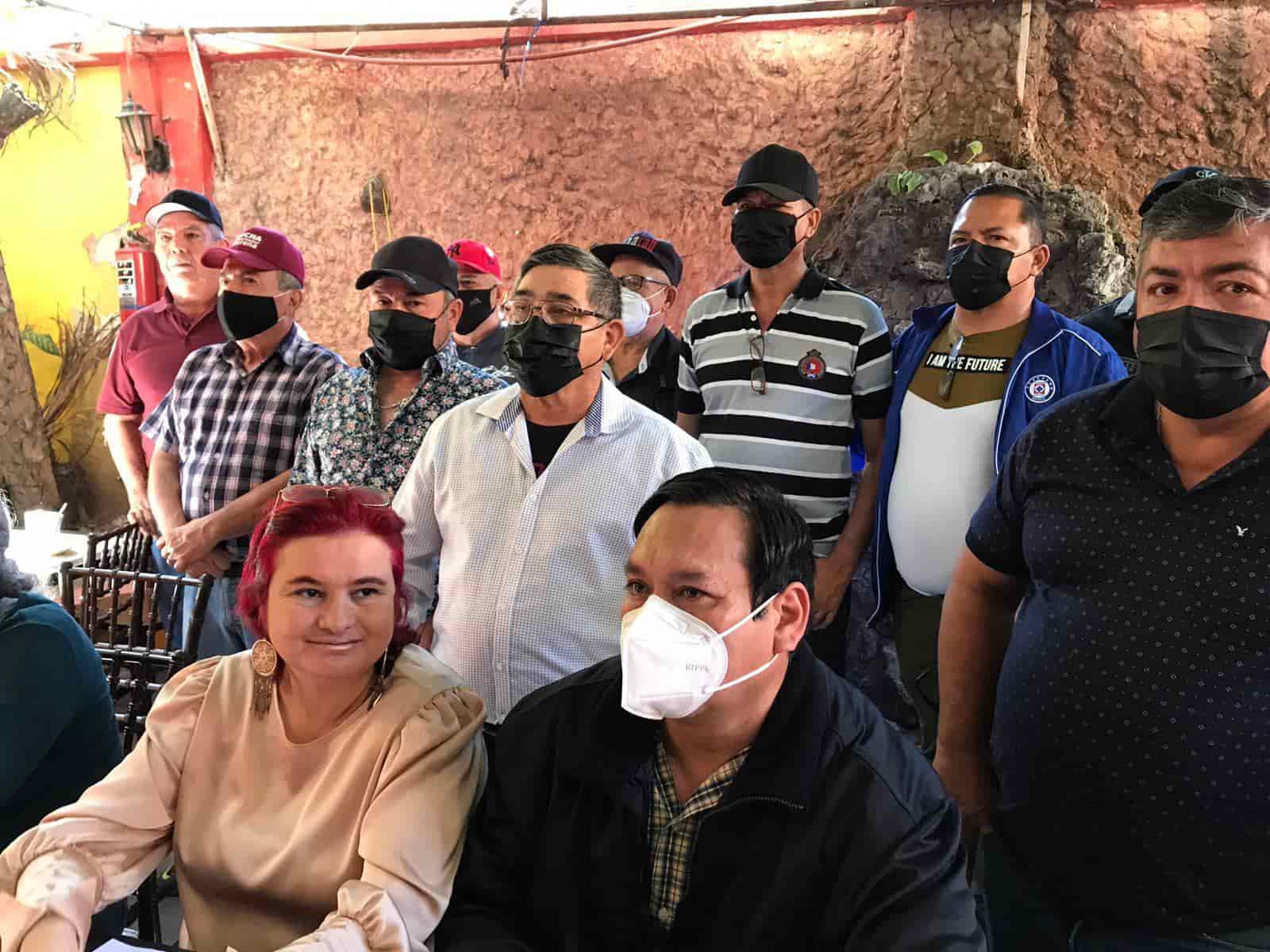 Se amparan 25 policías retirados contra Estrada Ferreiro ante juzgado federal