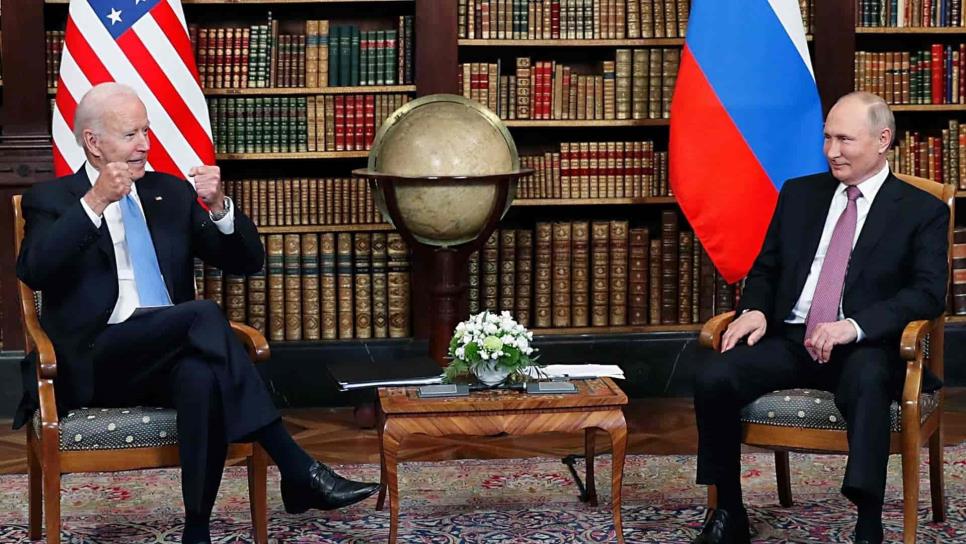 Biden avisa a Putin que EEUU contempla escenarios al margen de la diplomacia