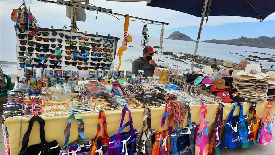 Vendedores de playa piden «mano dura» contra comercio informal