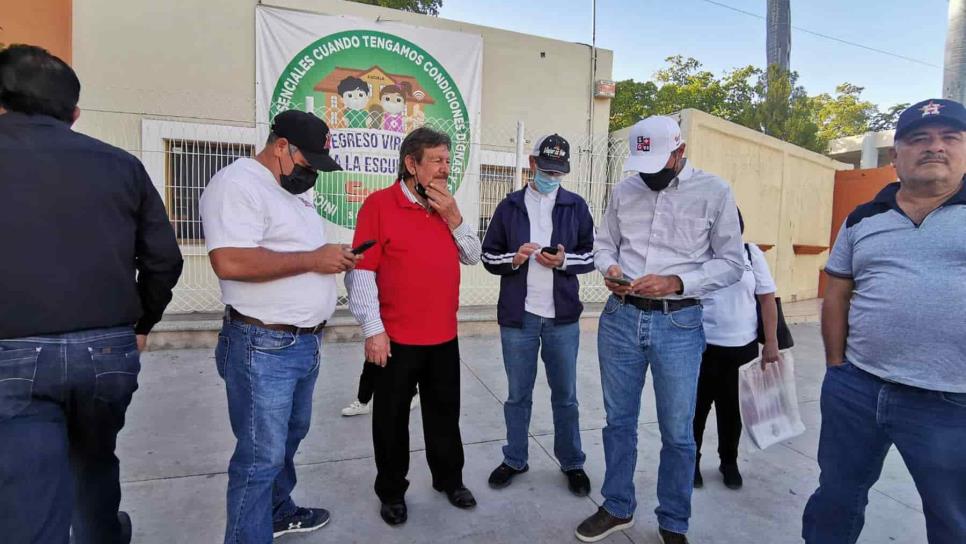 Maestros truenan en contra del actual dirigente del SNTE 53 en Sinaloa