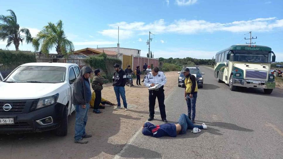 Choque entre camioneta y motocicleta en Higuera de Zaragoza deja dos lesionados