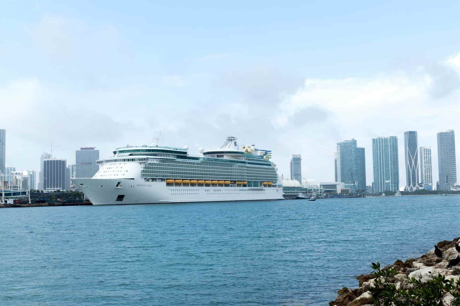 El nuevo crucero más grande del mundo llega a su puerto base en Florida 