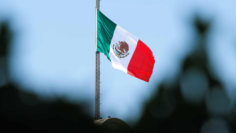 Este Día de la Bandera no habrá homenajes ni izamientos masivos en escuelas