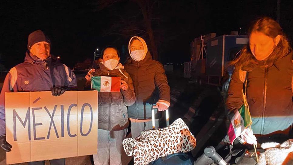 Primeras familias mexicanas llegan a Rumanía tras ser evacuadas de Ucrania