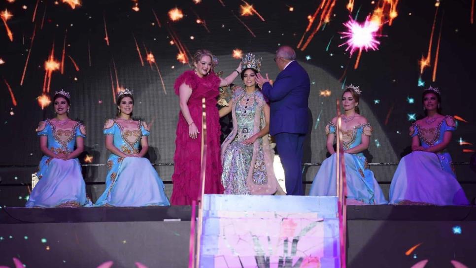 Coronan a Carolina Pérez como Reina del Carnaval de Mazatlán 2022