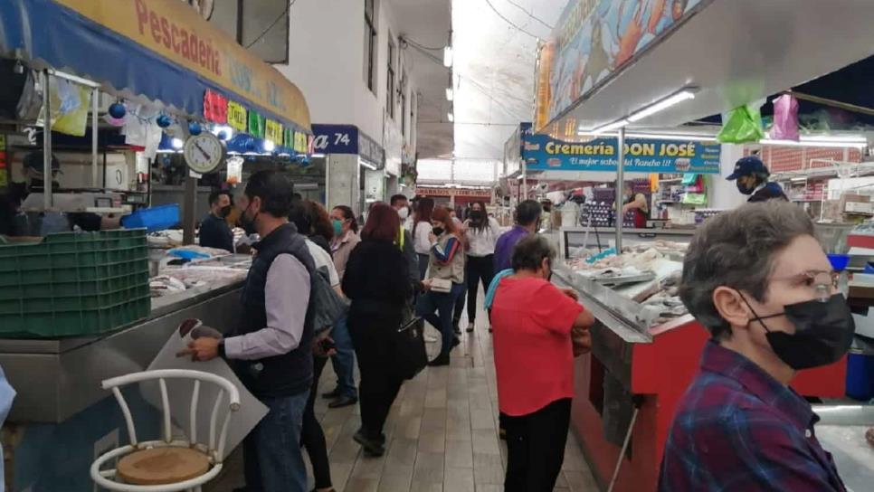 Coepriss supervisa venta de mariscos; advierte sanciones en negocios