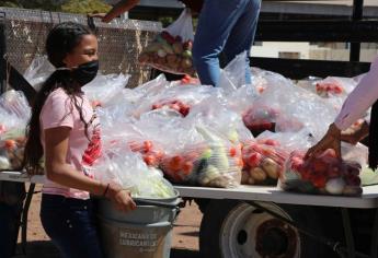 DIF Ahome lleva alimentos de cuaresma a comunidades rurales