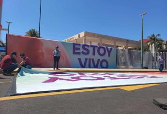 Sacerdote y miembros de Vía Familia realizan huelga de hambre en el Congreso