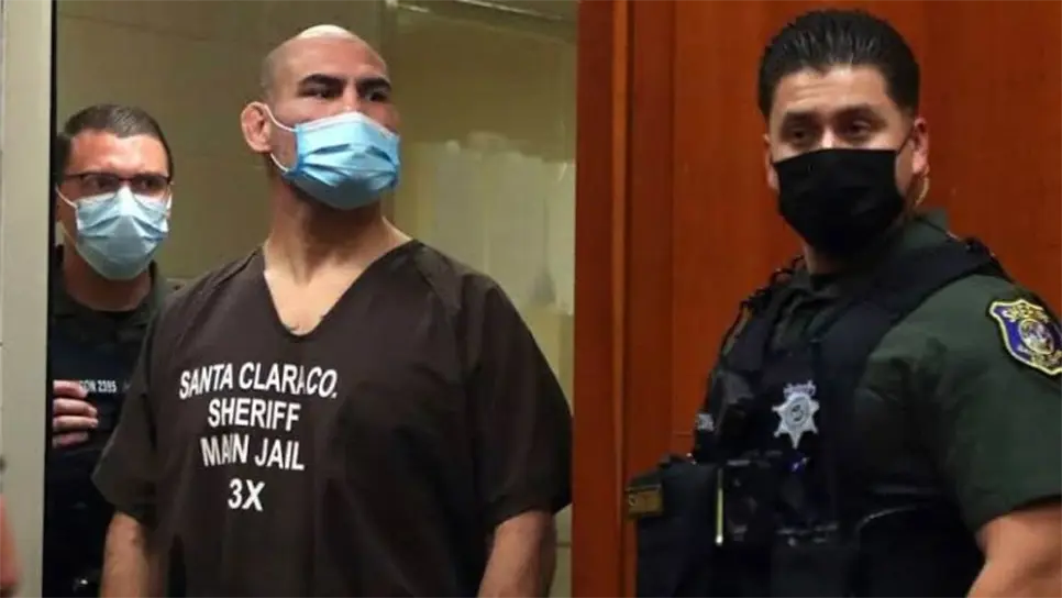 Juez niega libertad bajo fianza a Caín Velásquez