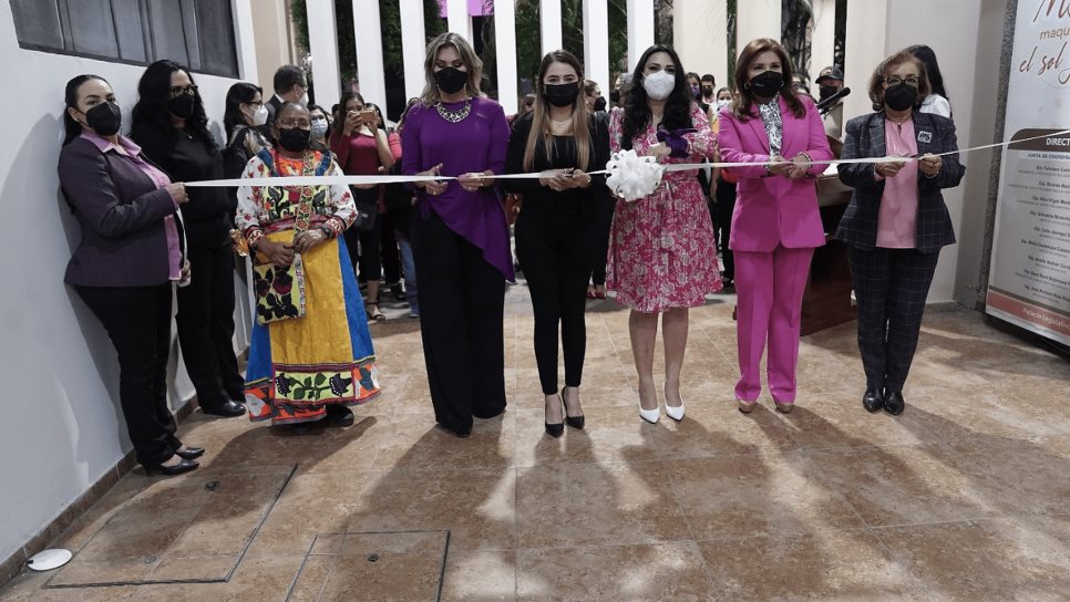 Inaugura Congreso exposición fotográfica «Mujeres maquilladas por el sol y la sal»