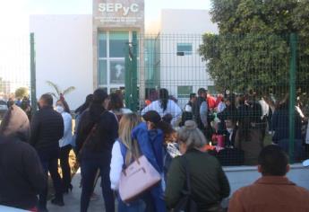 Maestros de Ahome se van a paro laboral, escuelas se quedan vacías