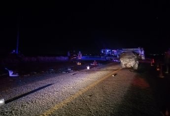 Encontronazo de autos deja una mujer sin vida en la carretera cuatro carriles Navolato-Altata