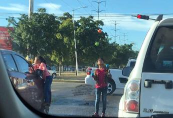 ¡Hasta mil pesos diarios! ganan niños «trabajando» en cruceros de Culiacán