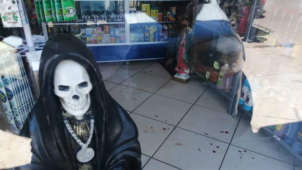 Asaltante hiere de 4 balazos a encargado de tienda esotérica, en Culiacán