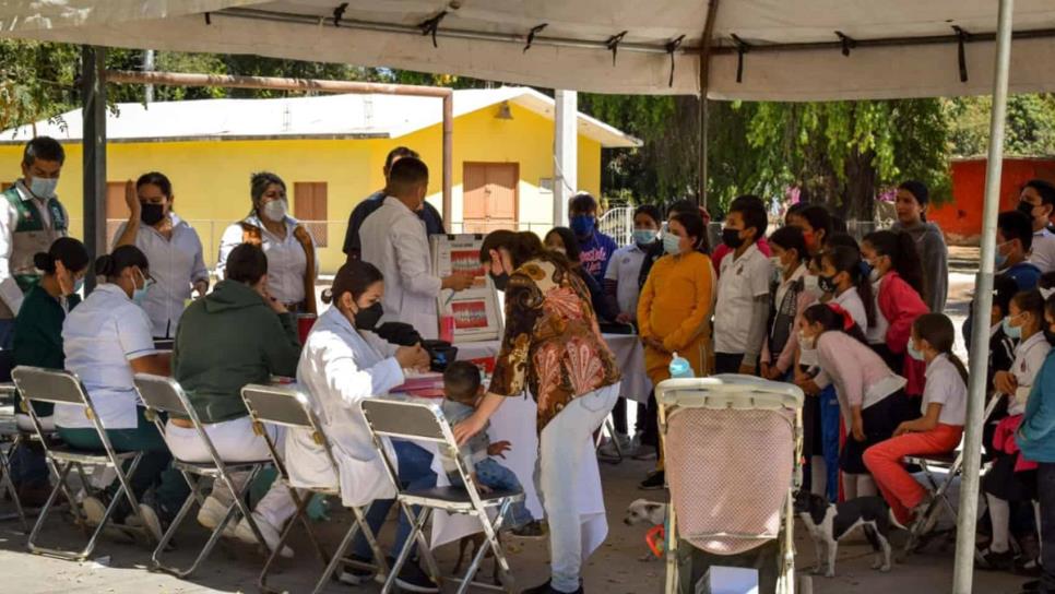 Ayuntamiento de El Fuerte realiza con éxito la Feria de la Salud