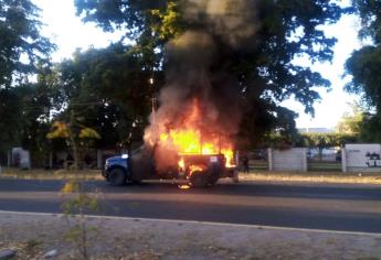 Se quema patrulla de la Policía Estatal en el sector Bachigualato, en Culiacán