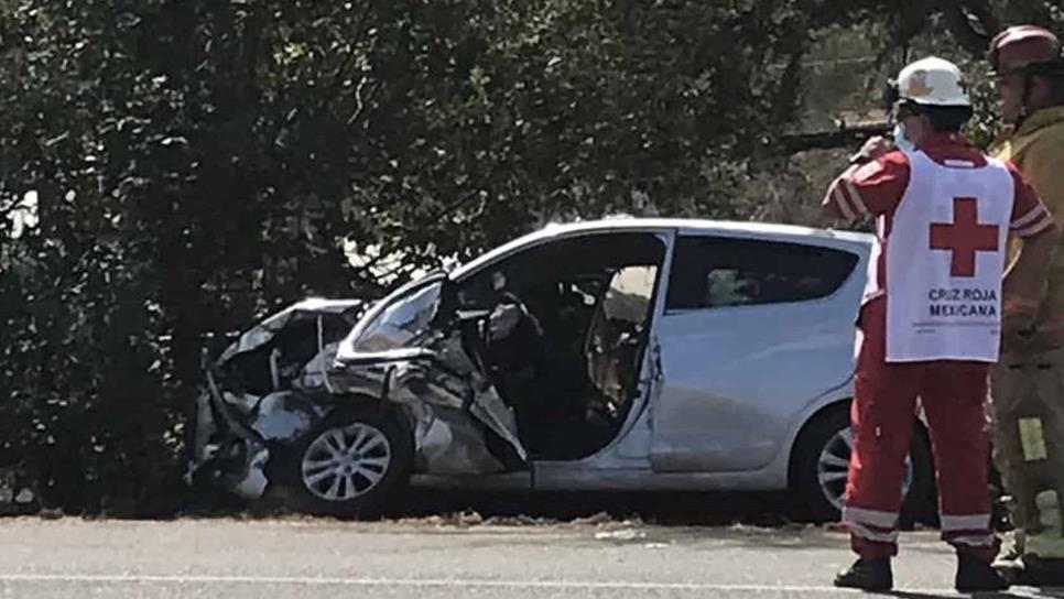 Encontronazo al salir del aeropuerto deja a 3 personas heridas