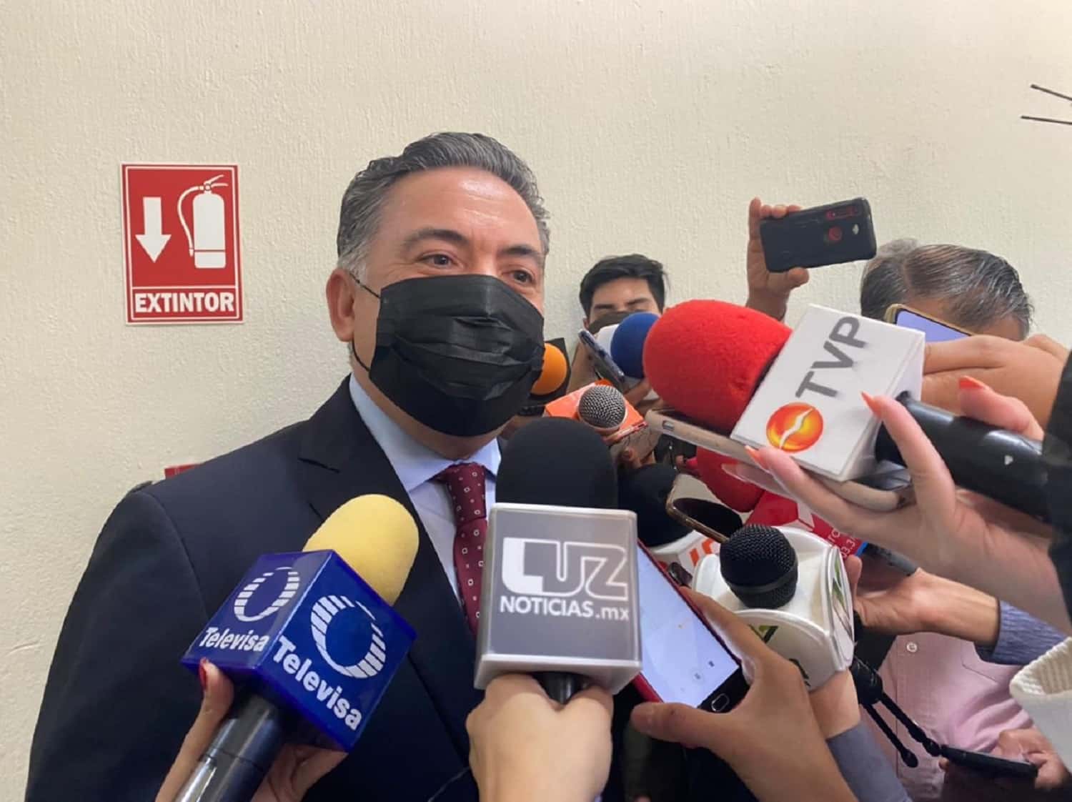 Inzunza Cázarez desmiente a Gene, no interfirió en renuncia de diputada del PAS
