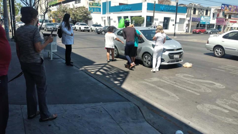 «Abuelito» sale a pasear a su perro y los atropellan