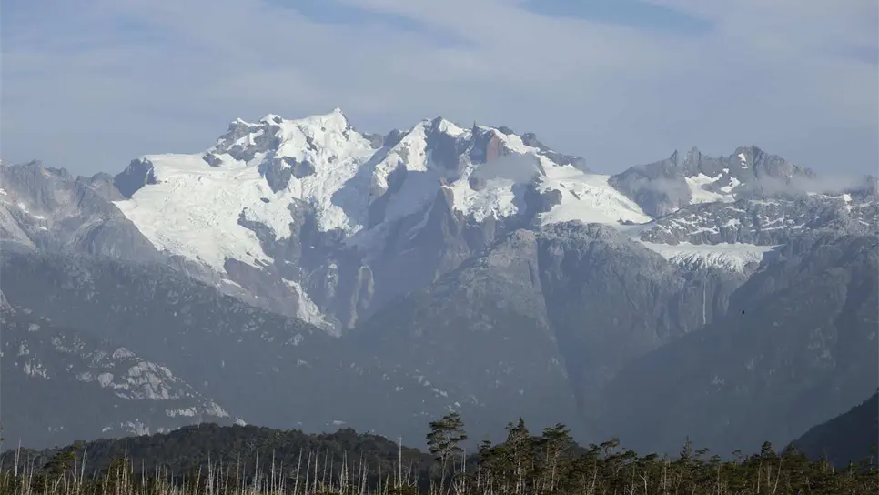 El Ártico y la Antártida registran menos hielo marino en marzo