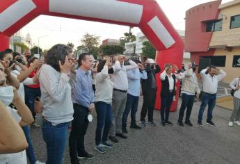 Funcionarios marchan por el Día Mundial de la Salud