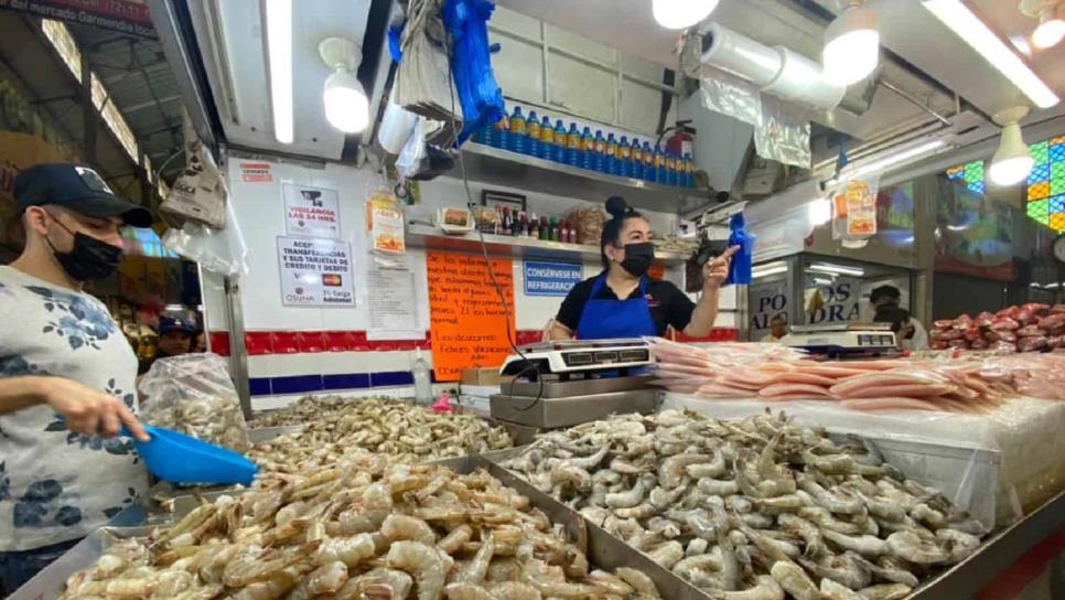 Pescaderías reportan ventas bajas; prevén repunte en Pascua