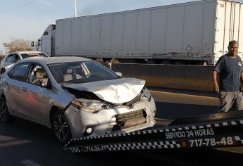 Cinco vehículos quedan dañados tras carambola en la carretera La Costerita