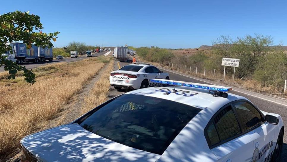 Vehículo embiste a motociclistas en la México 15 y muere un joven