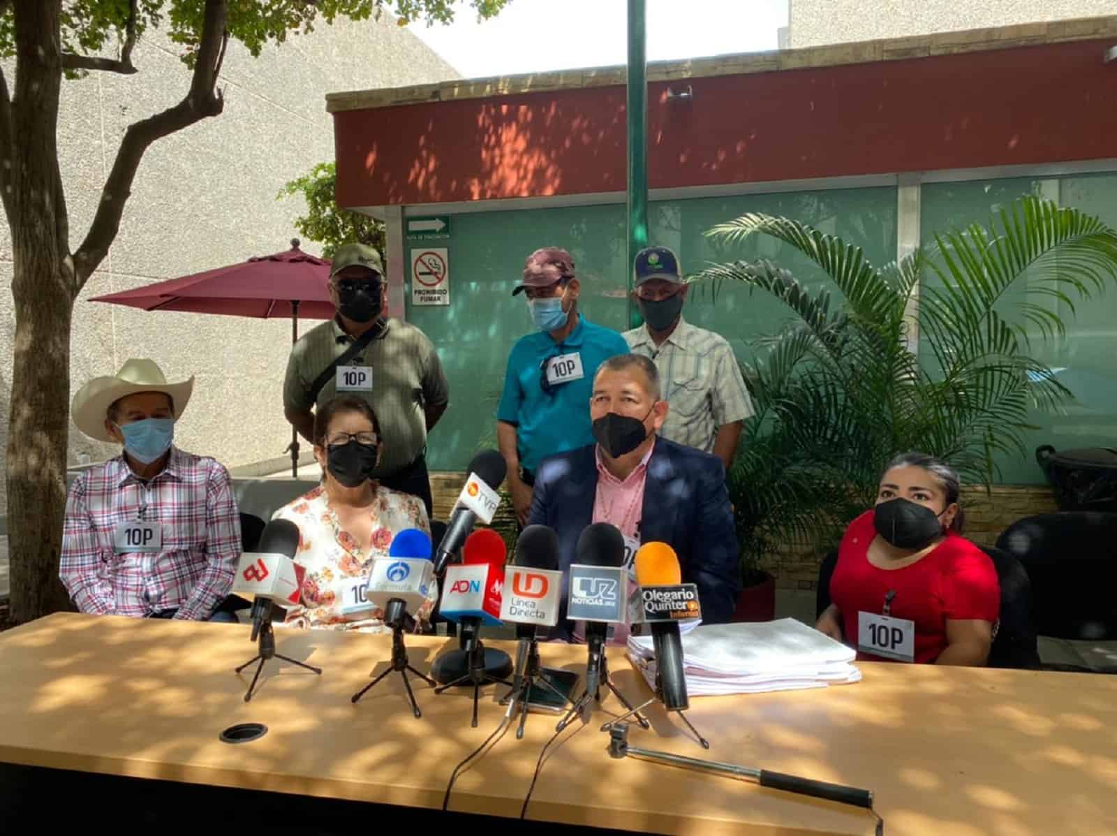 Pensionados presentan solicitud de Juicio Político contra la alcaldesa de Cosalá