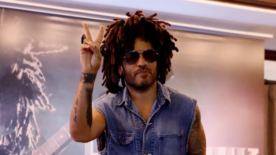 Lenny Kravitz presume paseo por las calles de la Ciudad de México