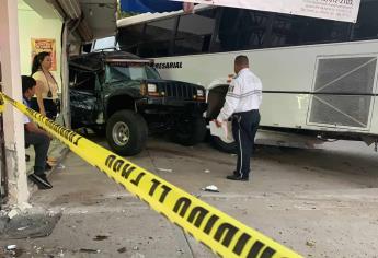 Trabajador del taller que fue embestido en una carambola, muere en hospital
