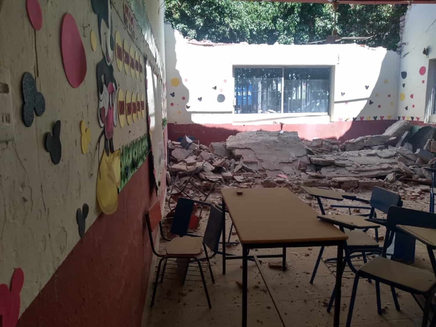 Primaria con techo colapsado en Villa Unión, de las 25 con alerta de Protección Civil