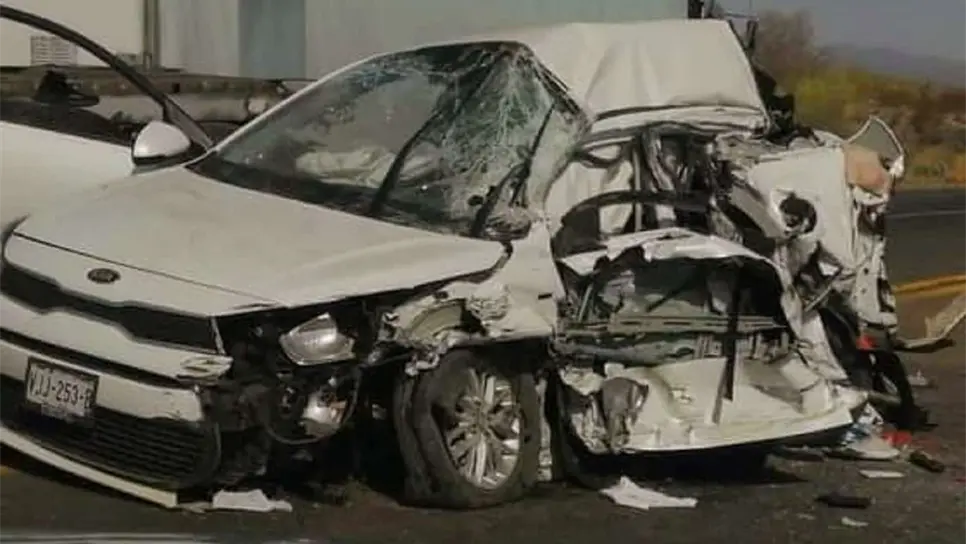 Mujer de Culiacán muere en accidente en Sonora, presuntamente hijo de «El Mayo», queda grave