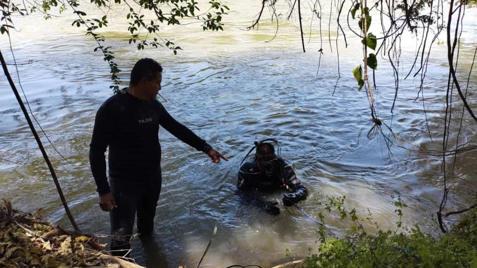 Rescatistas buscan a un hombre en el río Fuerte, al parecer fue asesinado