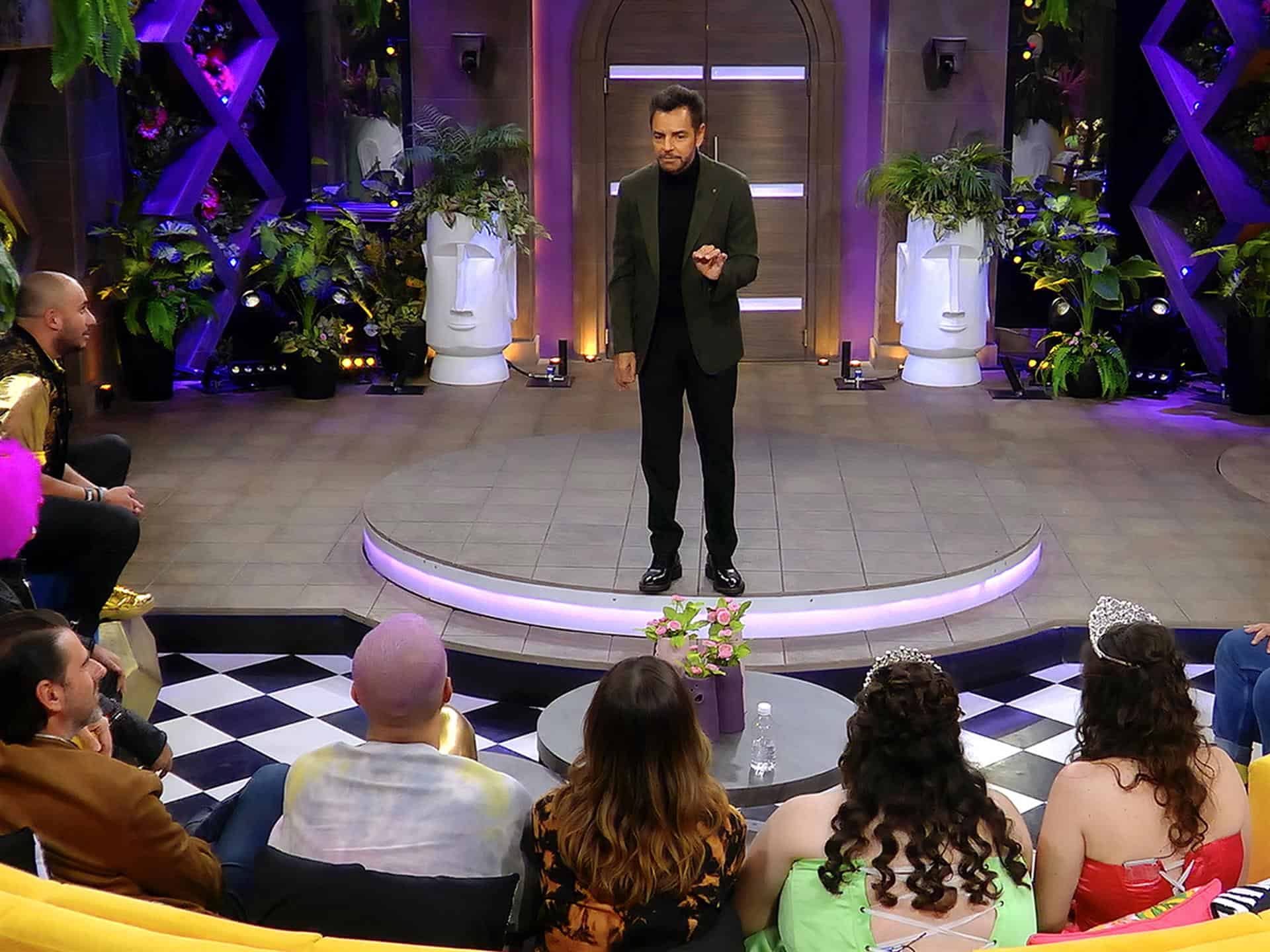 Fotografía sin fecha de toma, cortesía de Prime Video, donde se observa al mexicano Eugenio Derbez, durante un episodio del programa «LOL: Last One Laughing». EFE/Prime Video