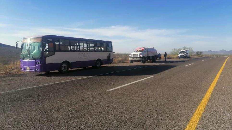 Incendio en camión de jornaleros moviliza a cuerpos de auxilio en Ahome