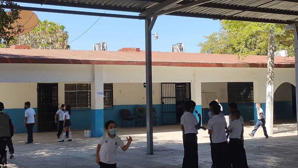 Rateros obligan a 700 niños a regresar a clases en línea